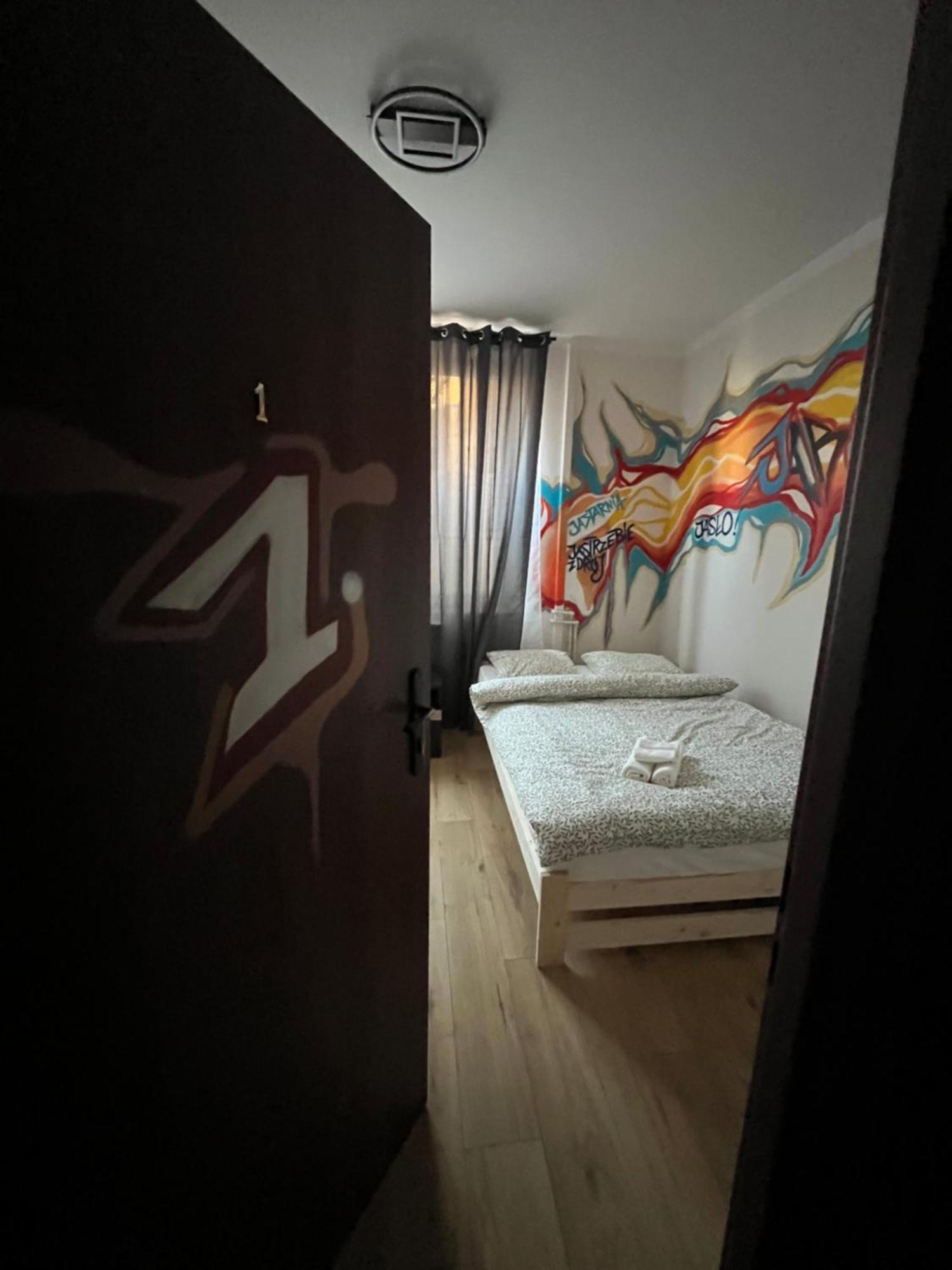 Graffiti *